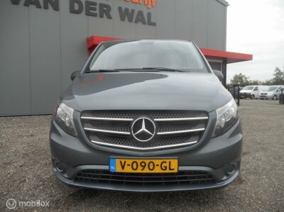 Mercedes-Benz-Vito-1