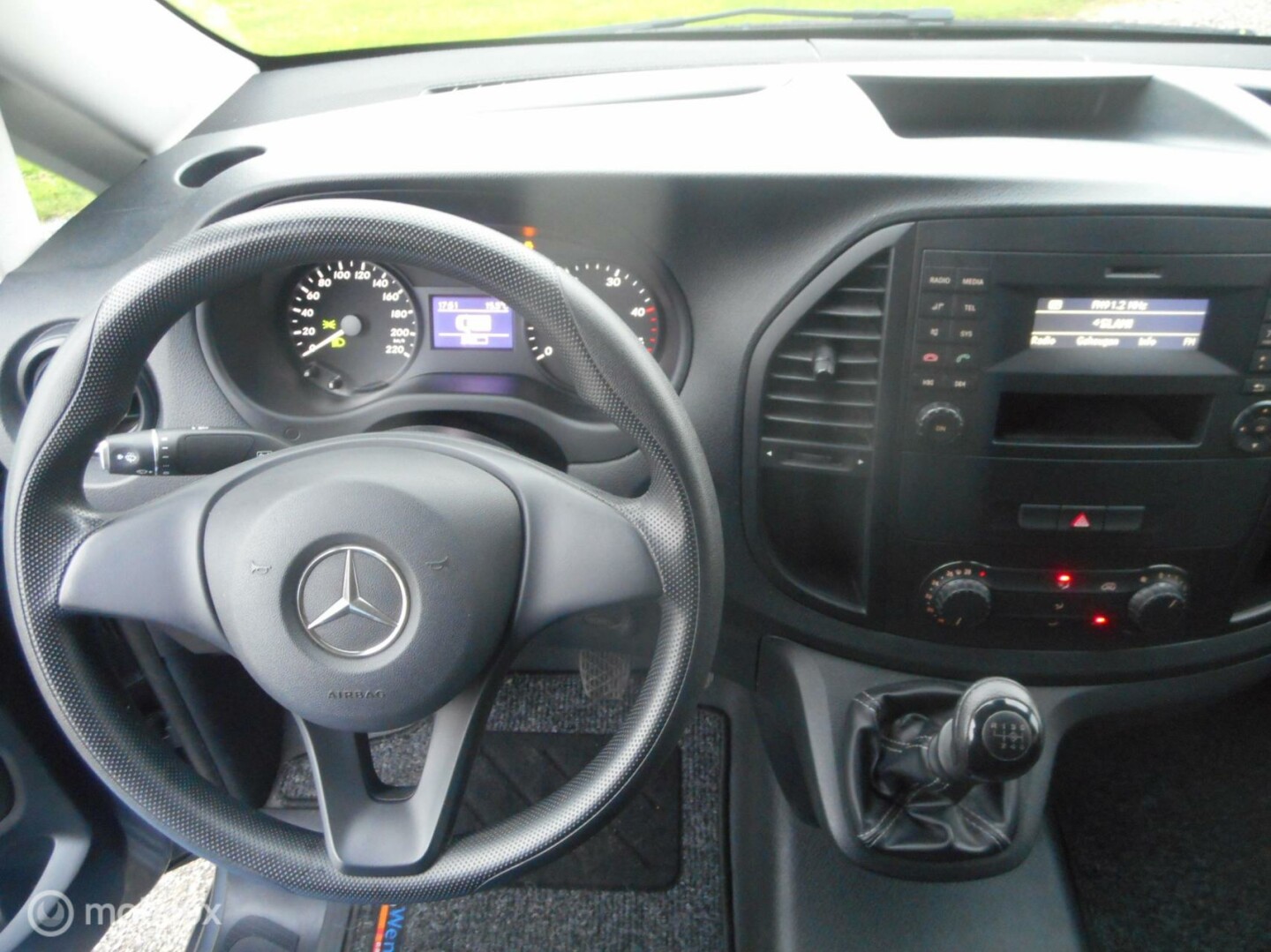 Mercedes-Benz-Vito-11