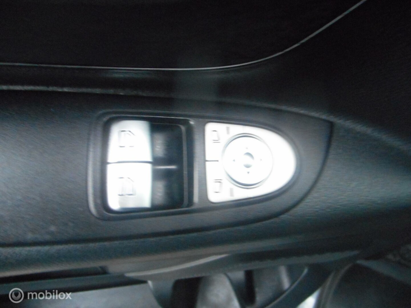Mercedes-Benz-Vito-9