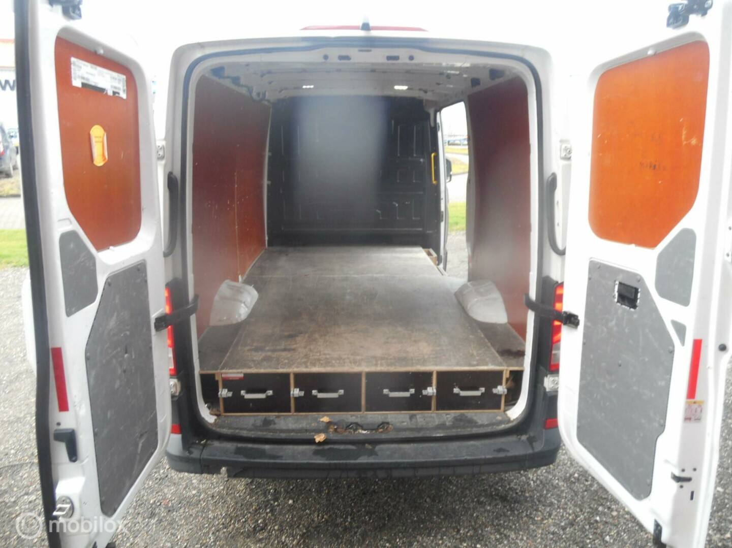 Volkswagen-Crafter-12
