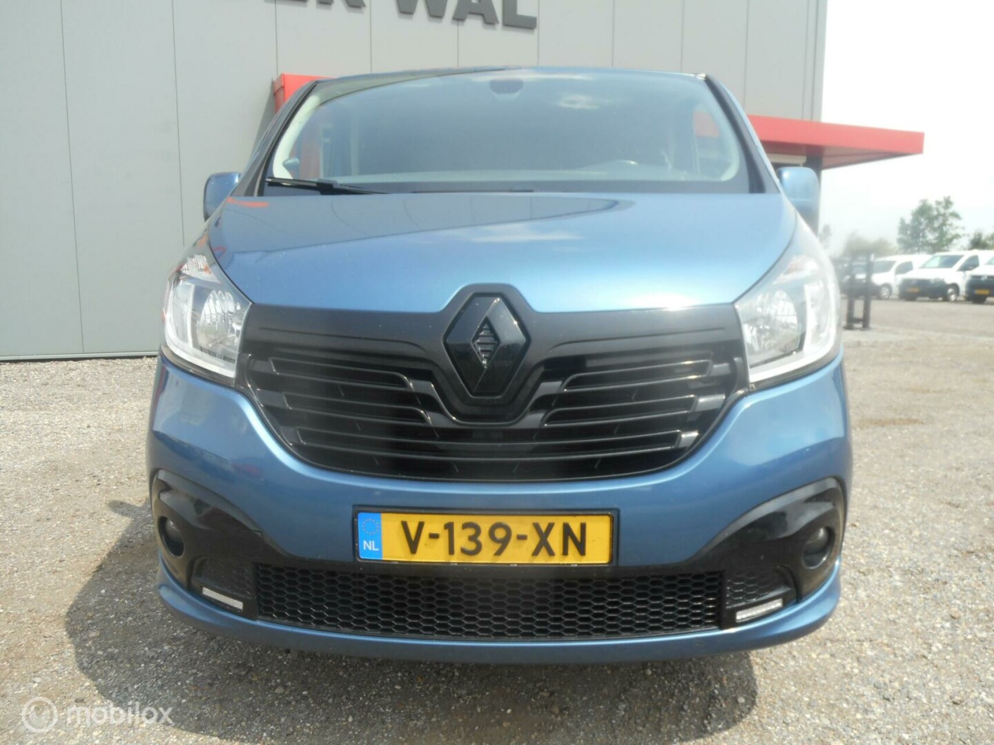 Renault-Trafic-1