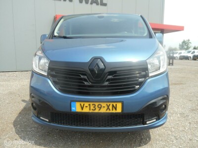 Renault-Trafic-1