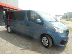 Renault-Trafic-5