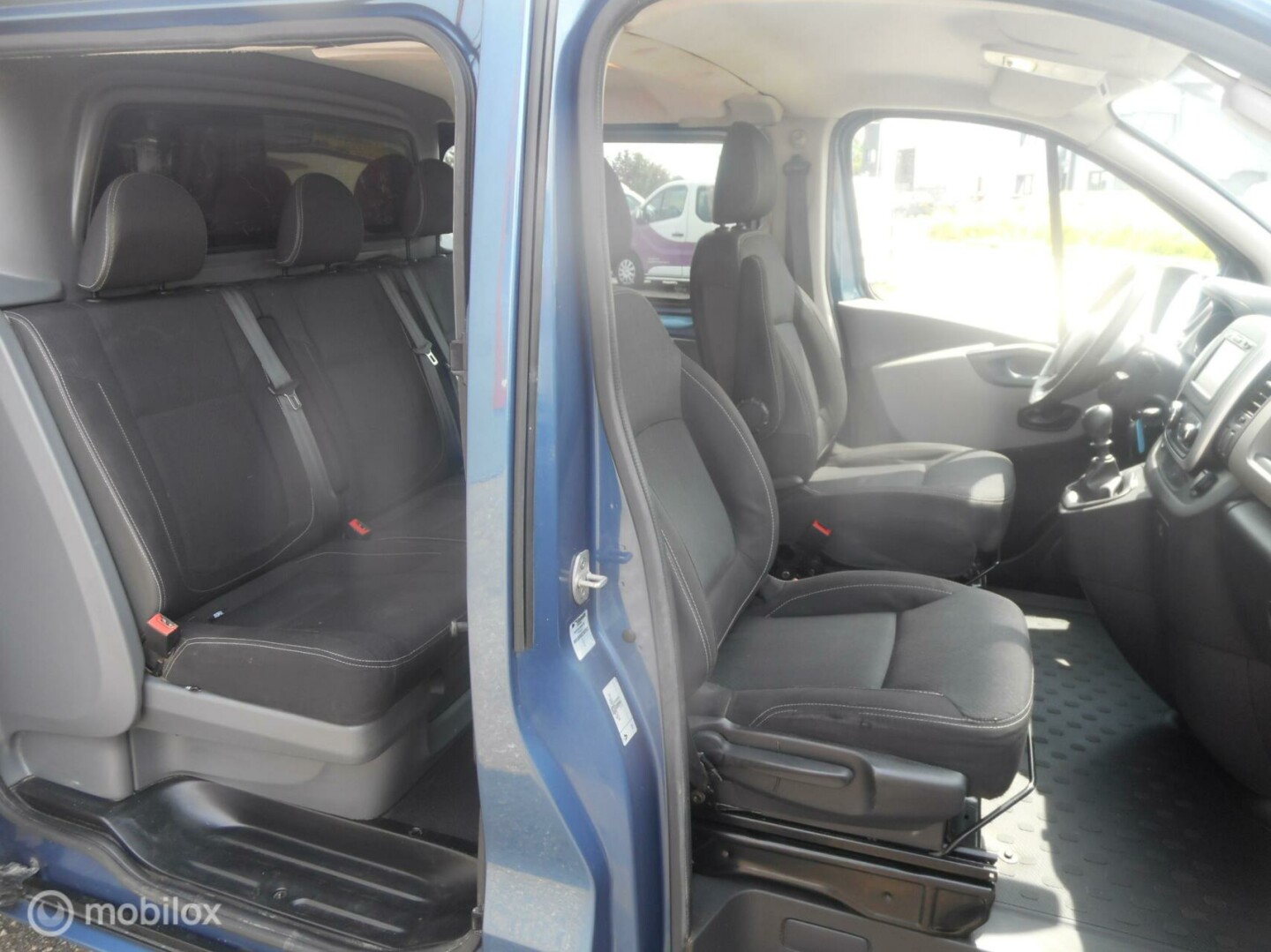 Renault-Trafic-7