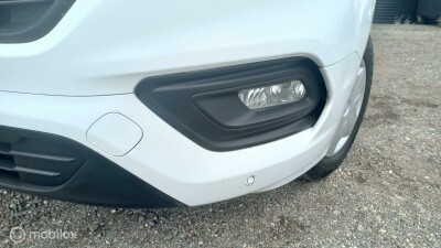 Ford-Transit Custom-1