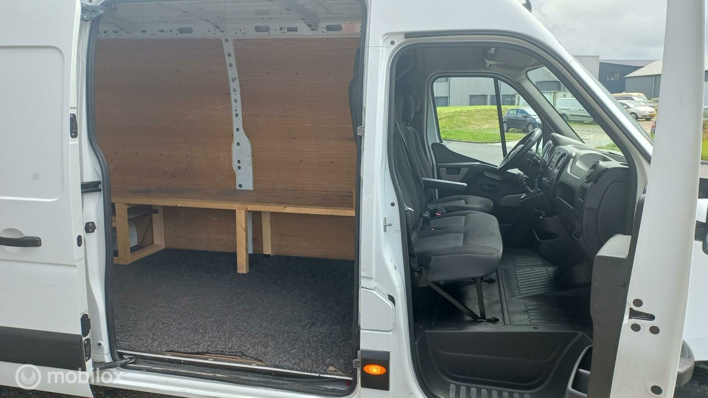 Opel-Movano-8