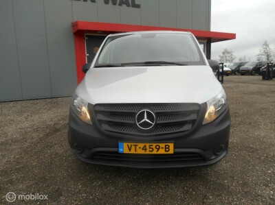 Mercedes-Benz-Vito-1