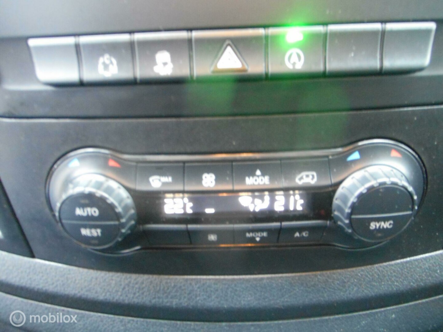 Mercedes-Benz-Vito-12