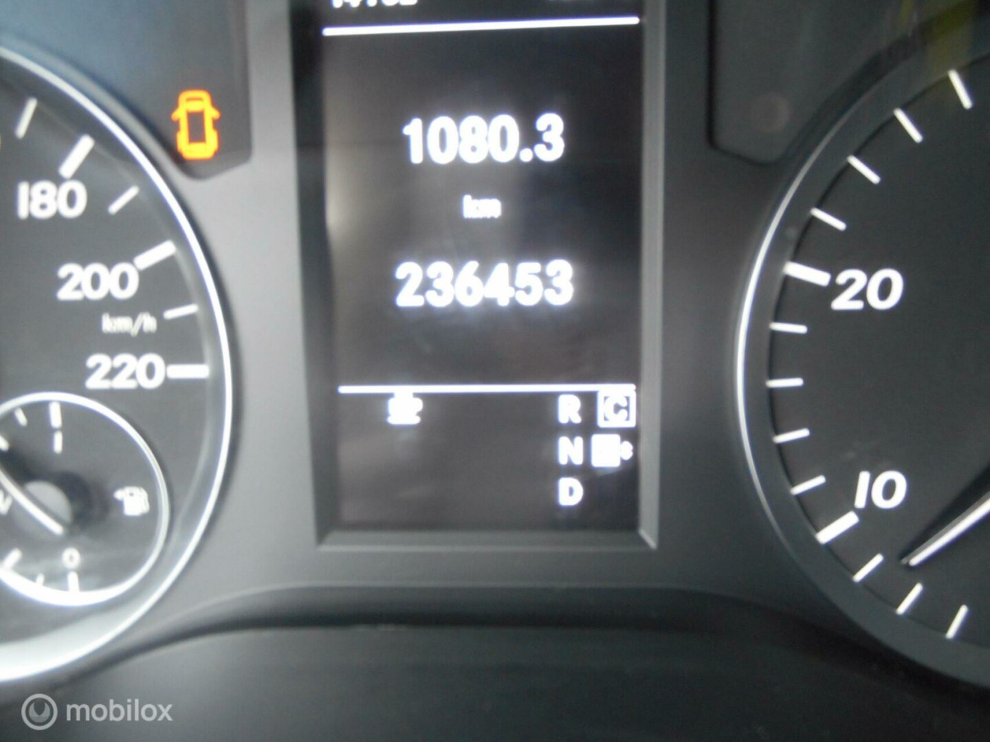 Mercedes-Benz-Vito-16