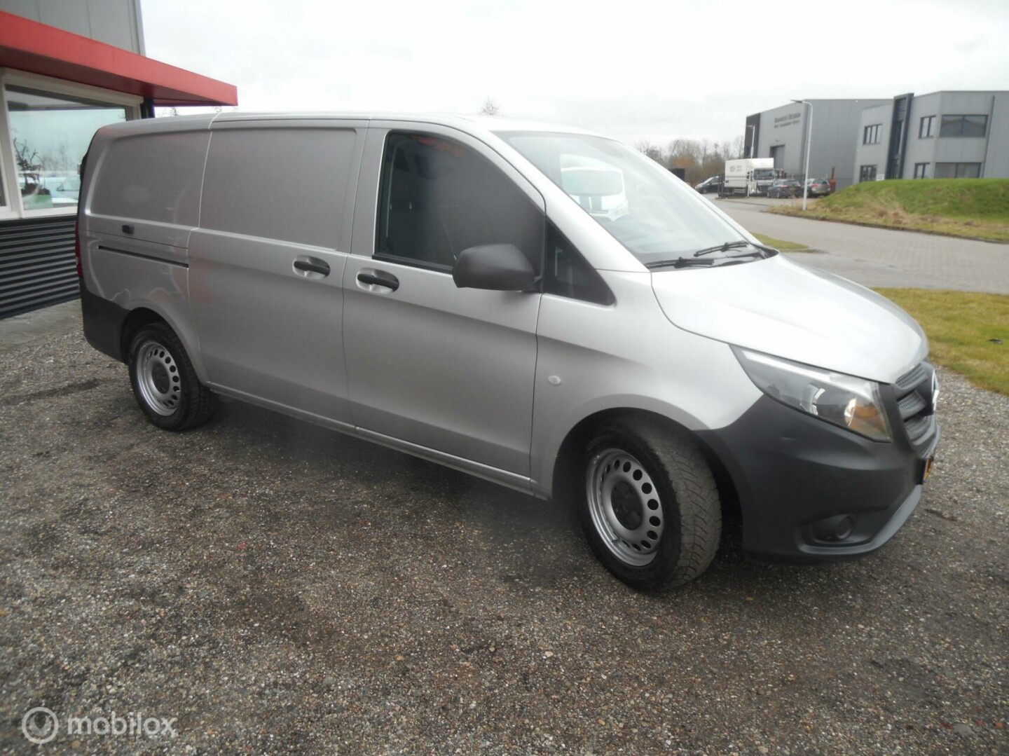 Mercedes-Benz-Vito-5