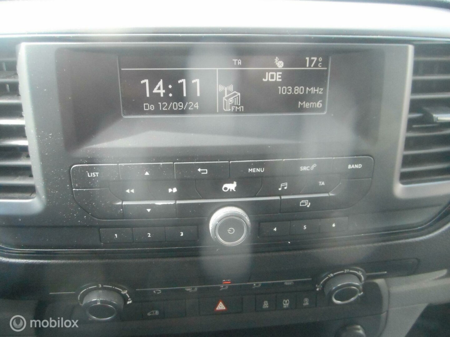Peugeot-Expert-12