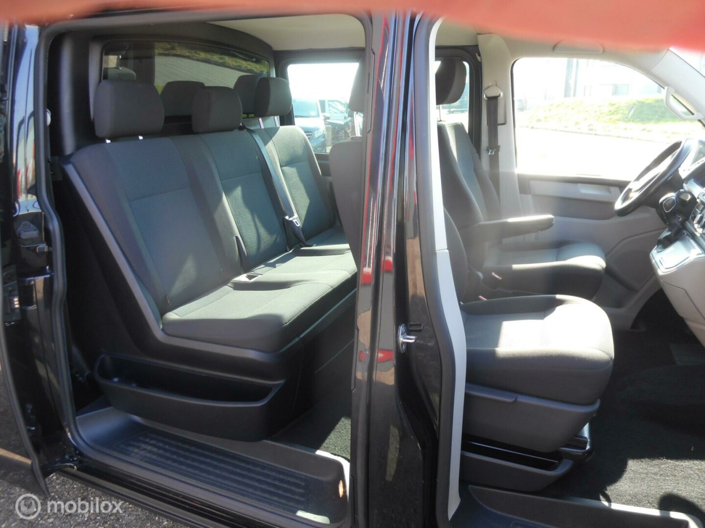 Volkswagen-Transporter-7