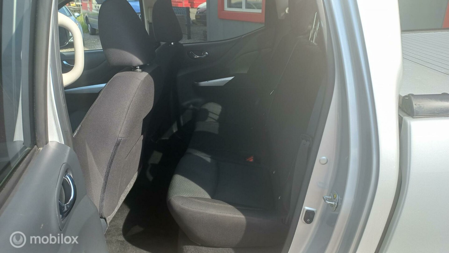 Nissan-Navara-8