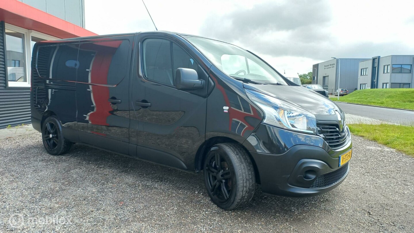 Renault-Trafic-6