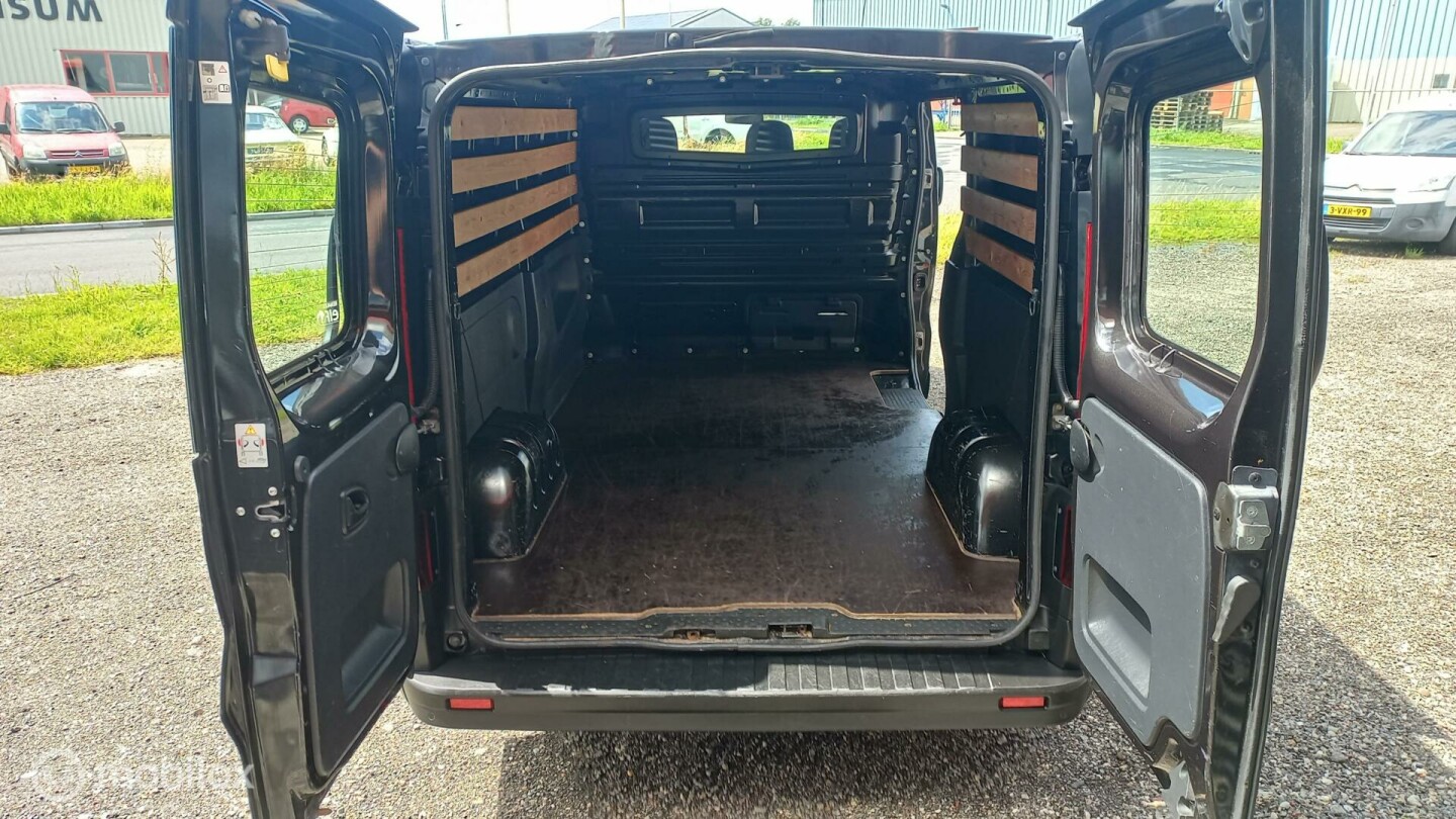 Renault-Trafic-7