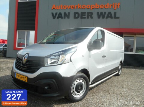 Renault-Trafic-0
