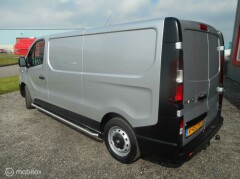 Renault-Trafic-2