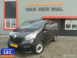 Renault-Trafic-0