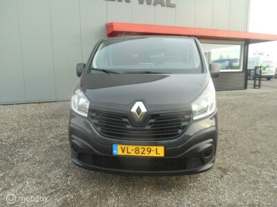 Renault-Trafic-1