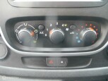 Renault-Trafic-12