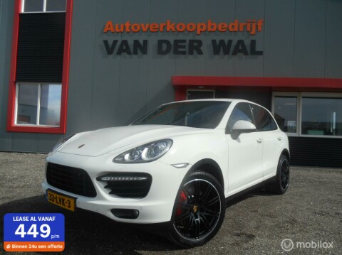 Porsche-Cayenne-0