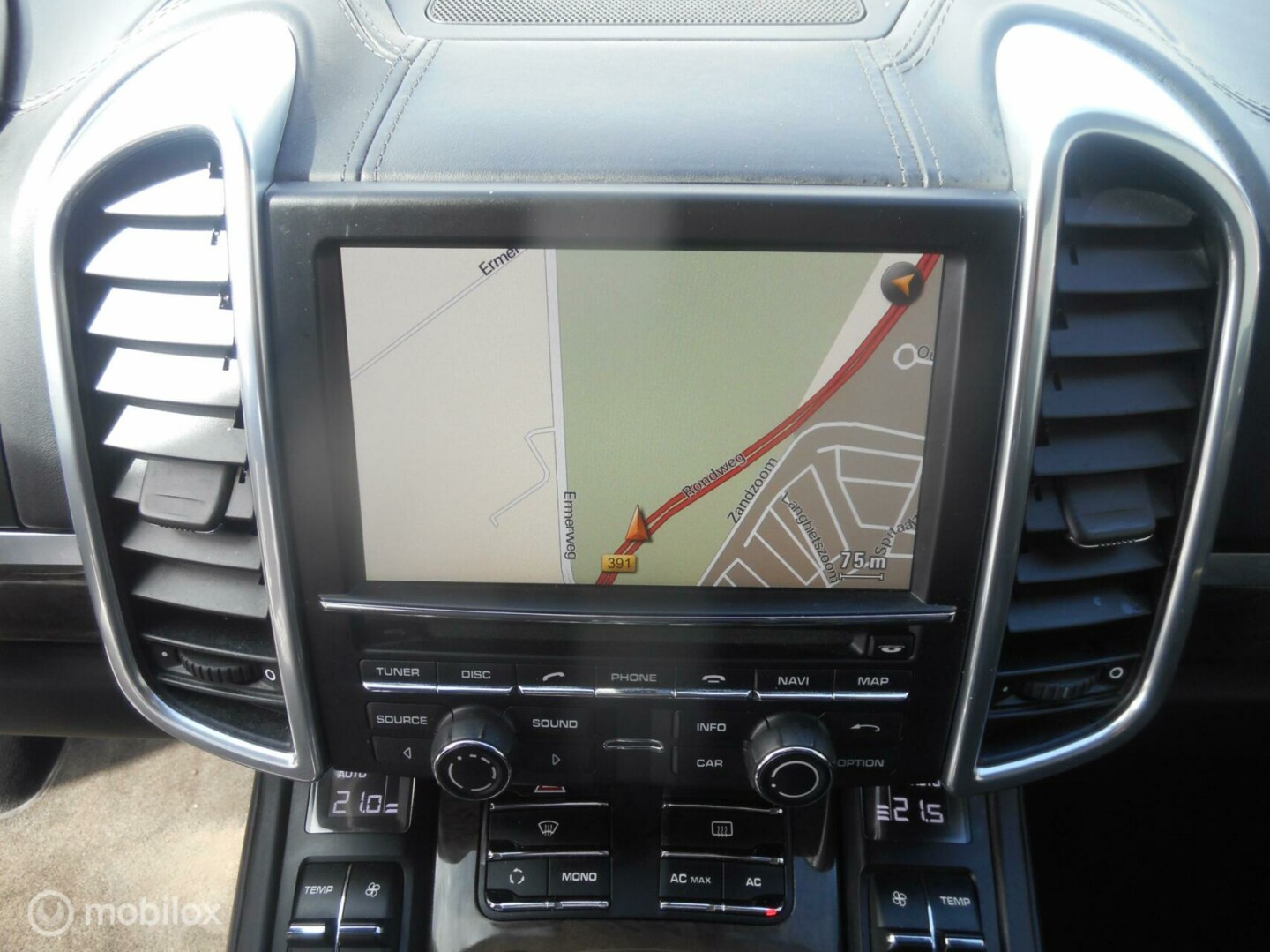 Porsche-Cayenne-15