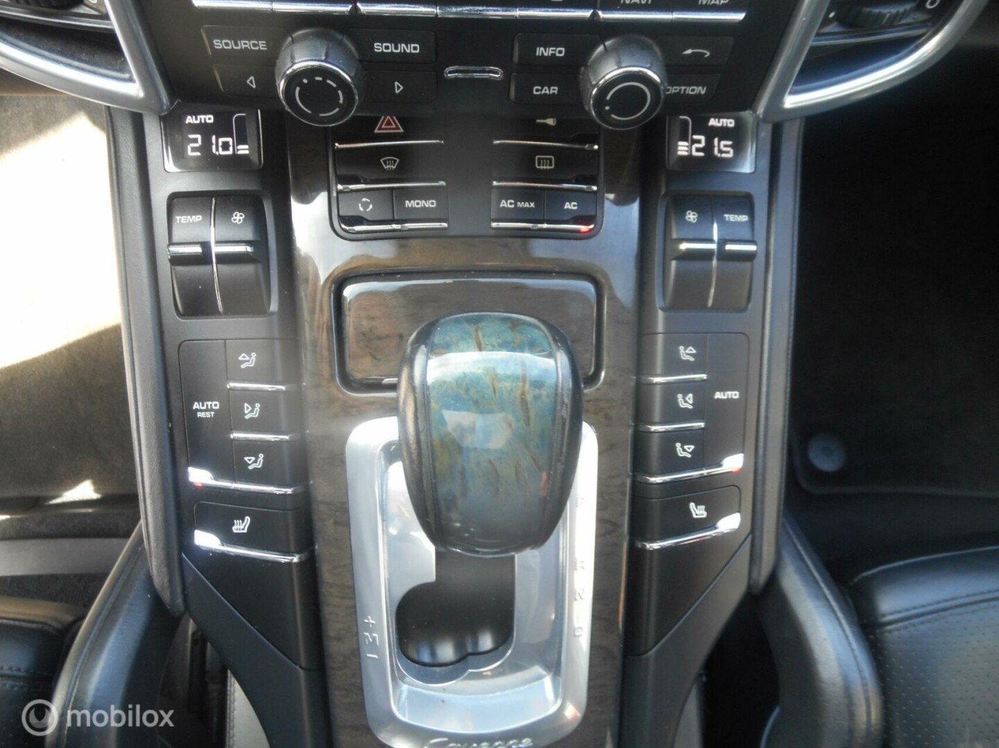 Porsche-Cayenne-17