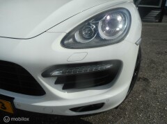 Porsche-Cayenne-2