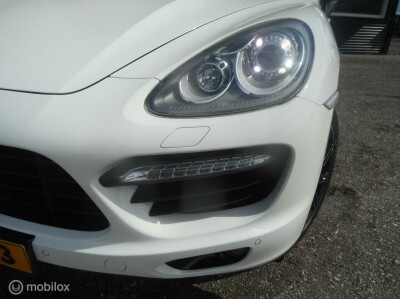 Porsche-Cayenne-2