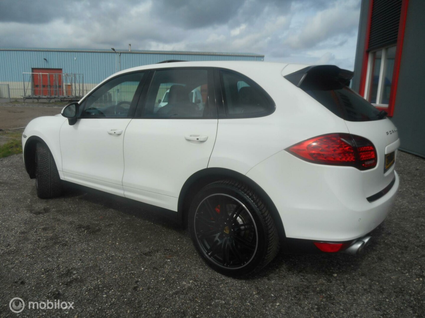 Porsche-Cayenne-4