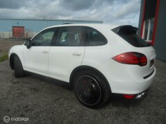 Porsche-Cayenne-4