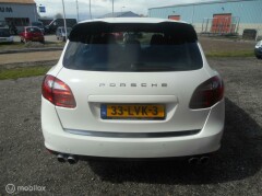 Porsche-Cayenne-5