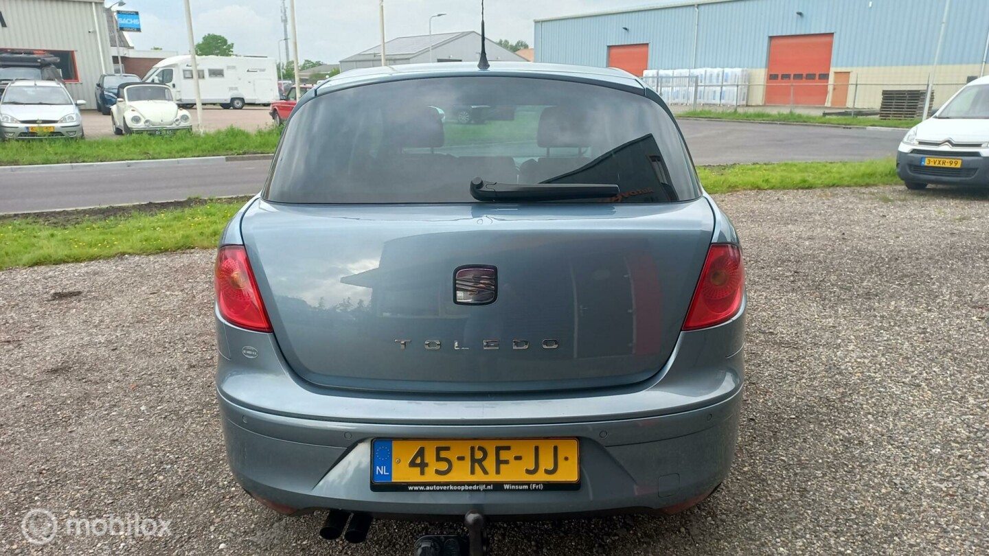 SEAT-Toledo-4