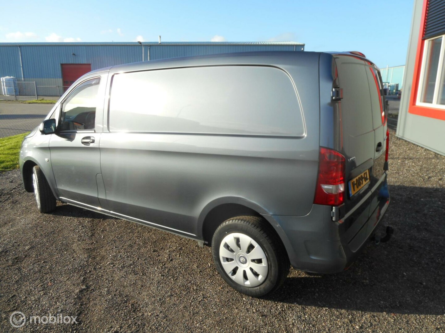Mercedes-Benz-Vito-2