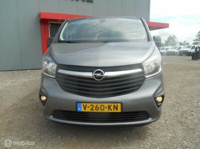 Opel-Vivaro bestel-1
