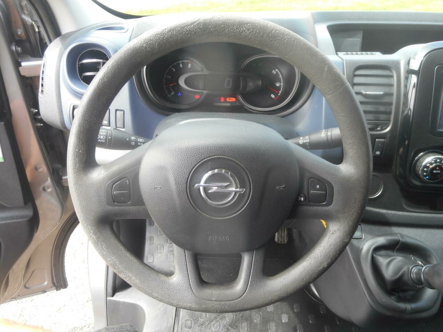 Opel-Vivaro bestel-14