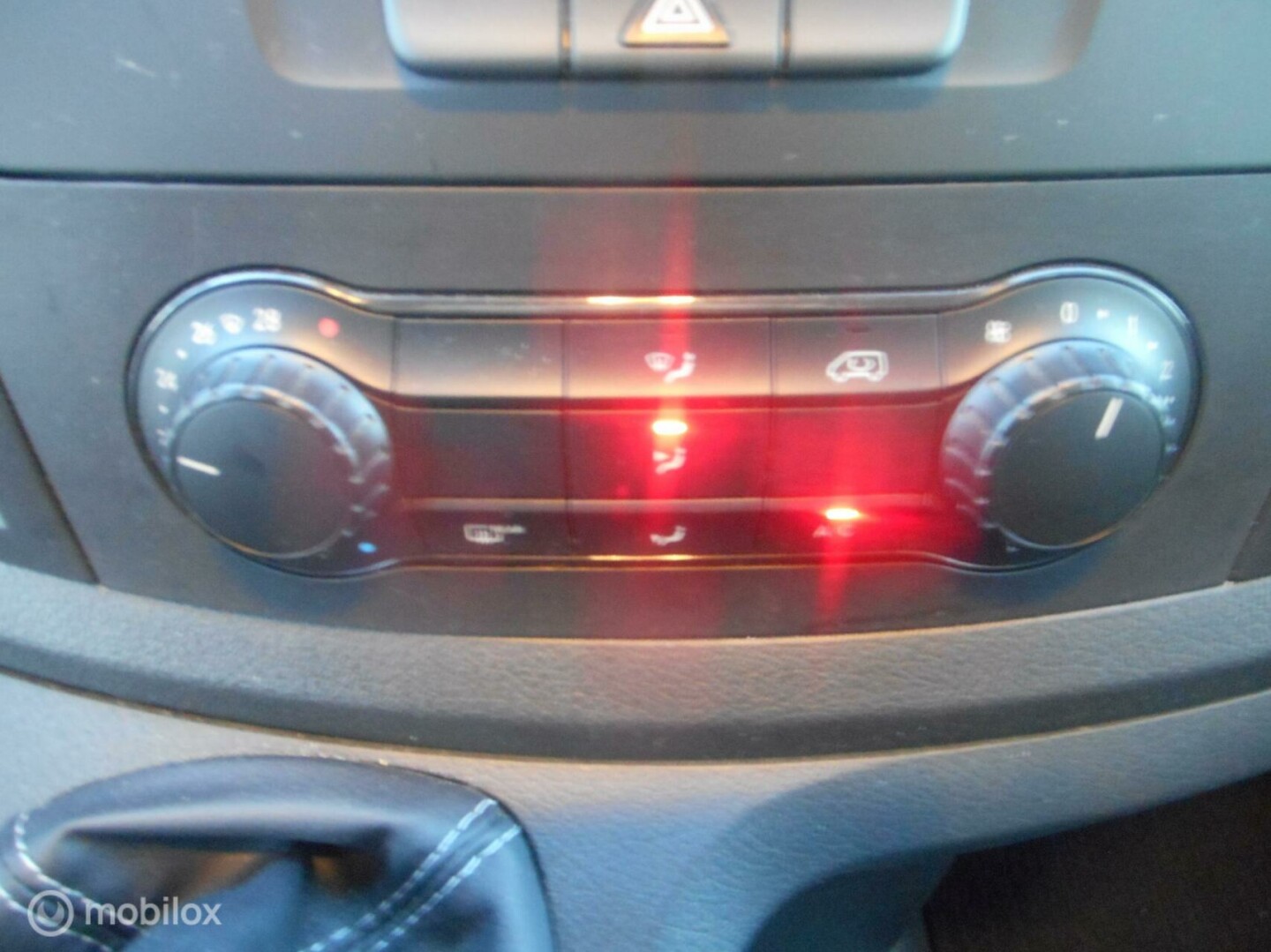 Mercedes-Benz-Vito-14