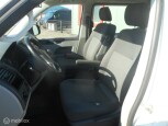 Volkswagen-Transporter-11