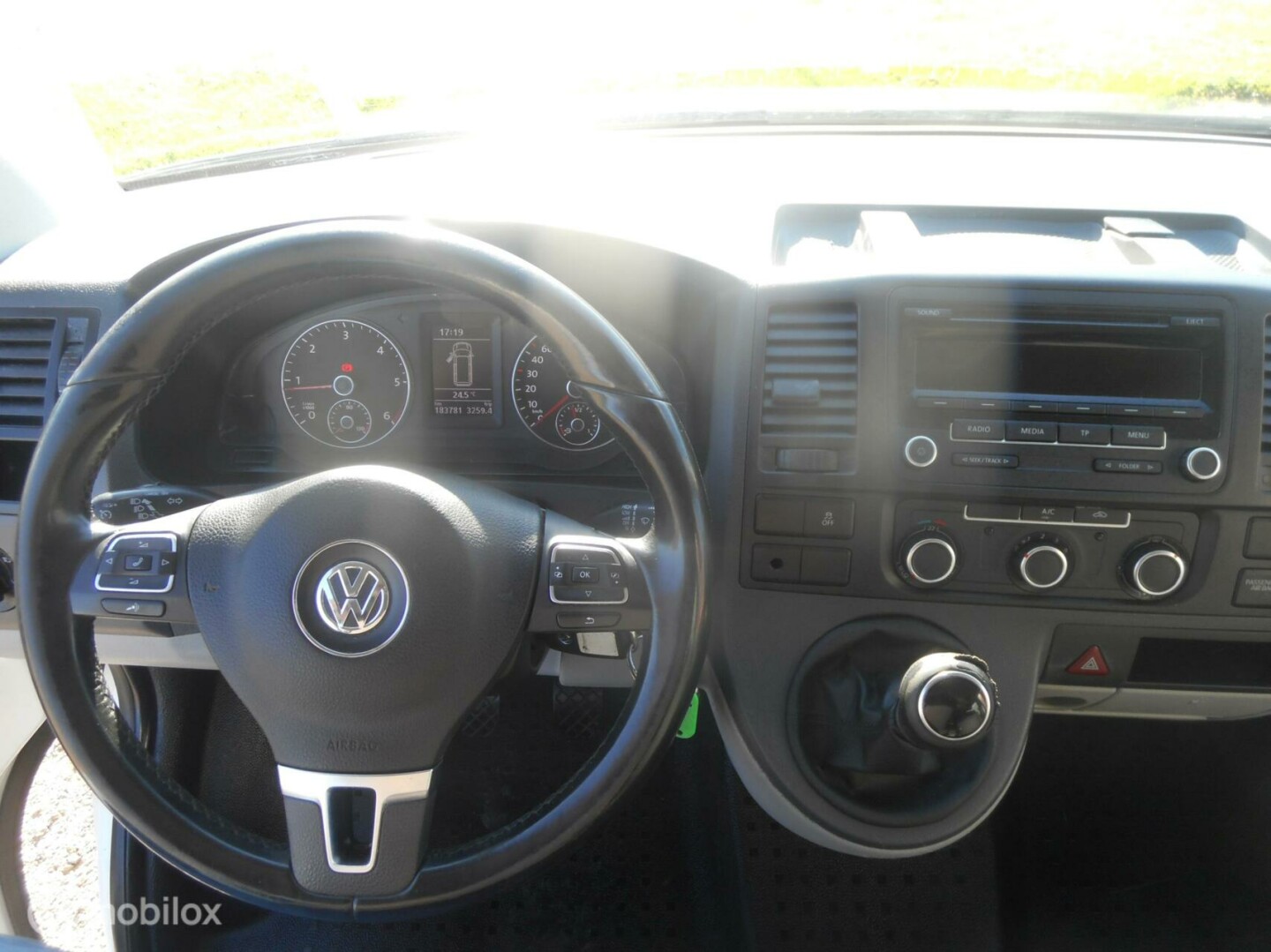 Volkswagen-Transporter-13