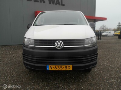 Volkswagen-Transporter-1
