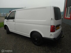 Volkswagen-Transporter-2