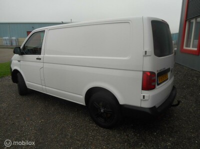 Volkswagen-Transporter-2