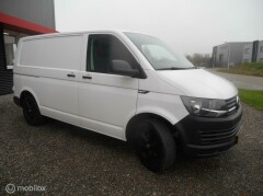 Volkswagen-Transporter-5