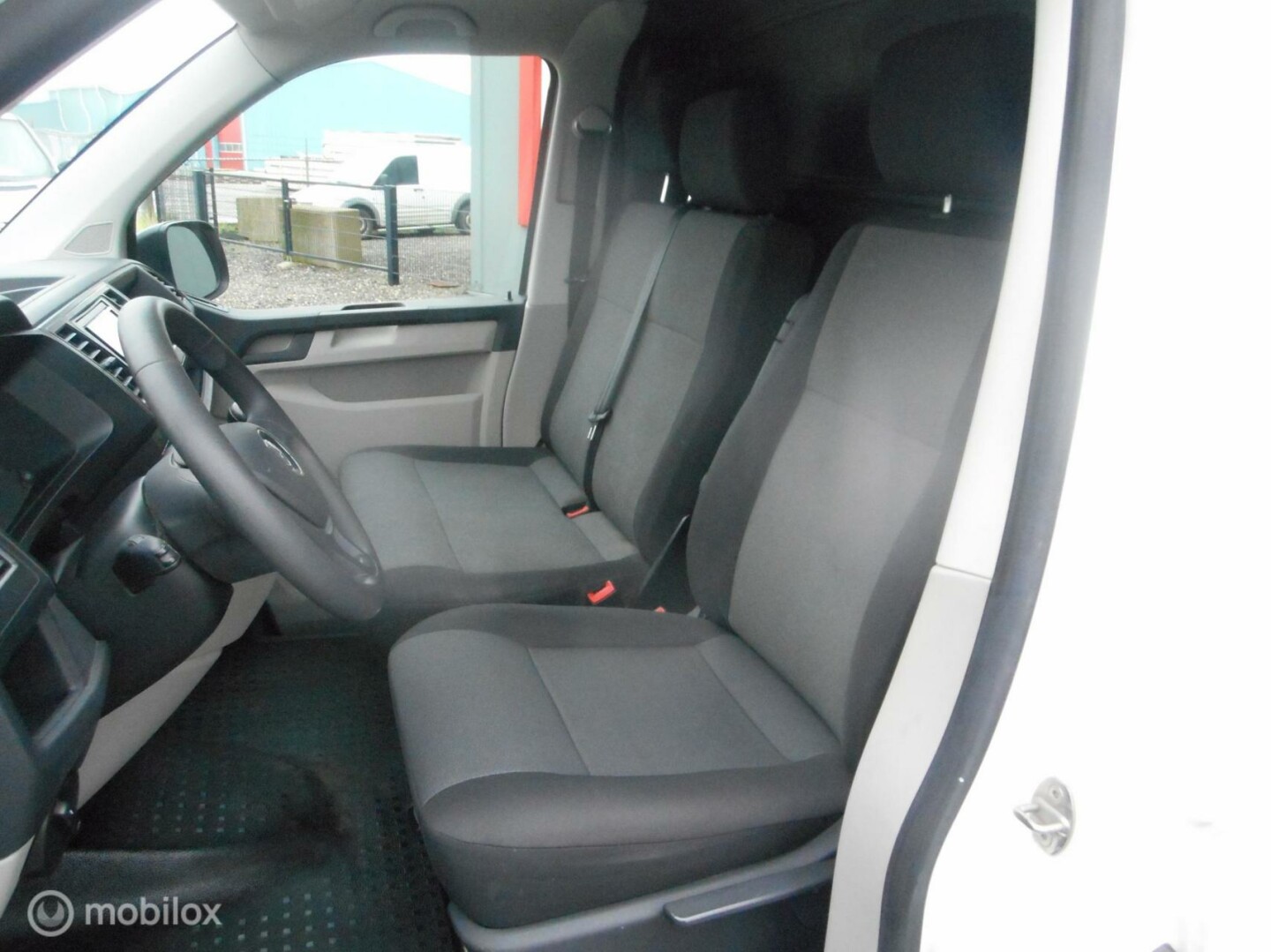 Volkswagen-Transporter-9