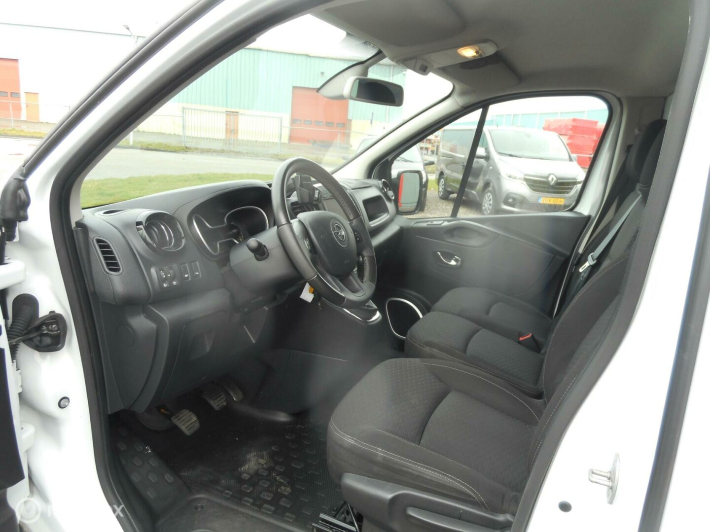 Opel-Vivaro bestel-7