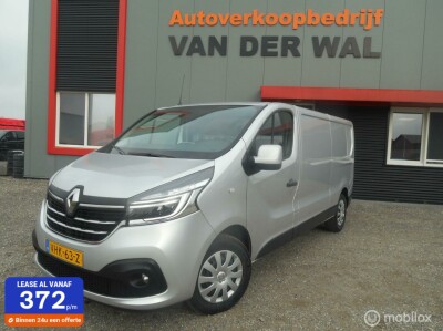 Renault-Trafic-0