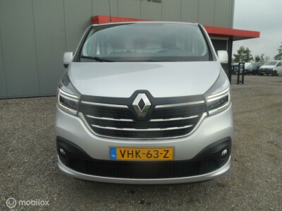 Renault-Trafic-1