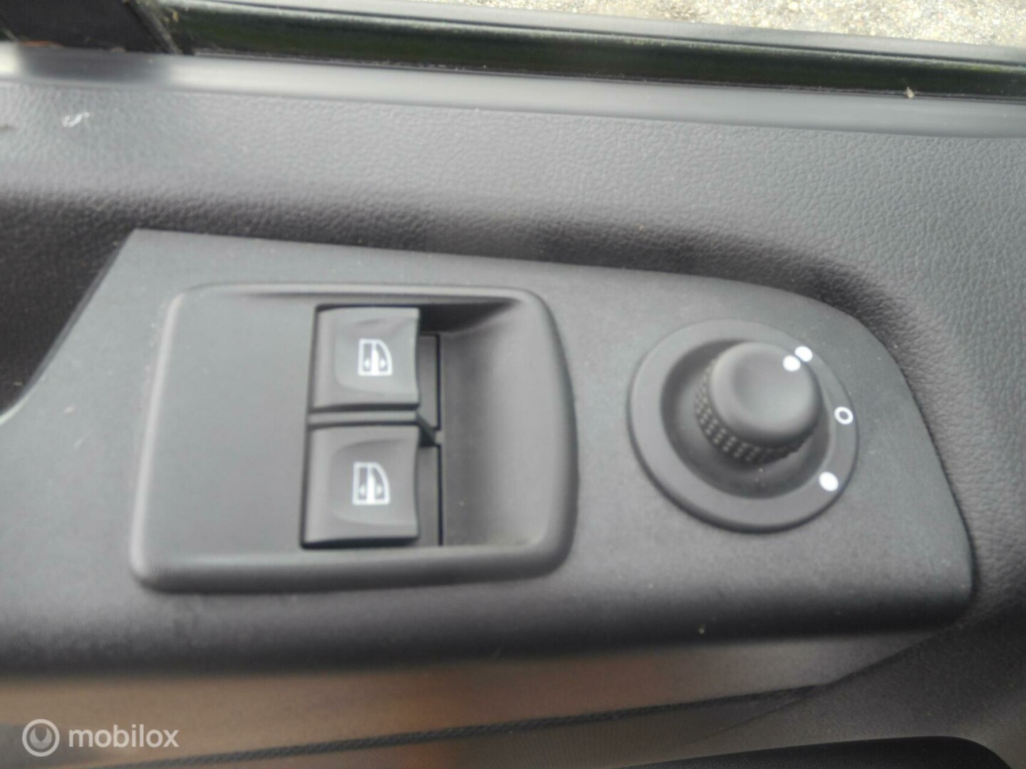 Renault-Trafic-11