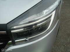 Renault-Trafic-2