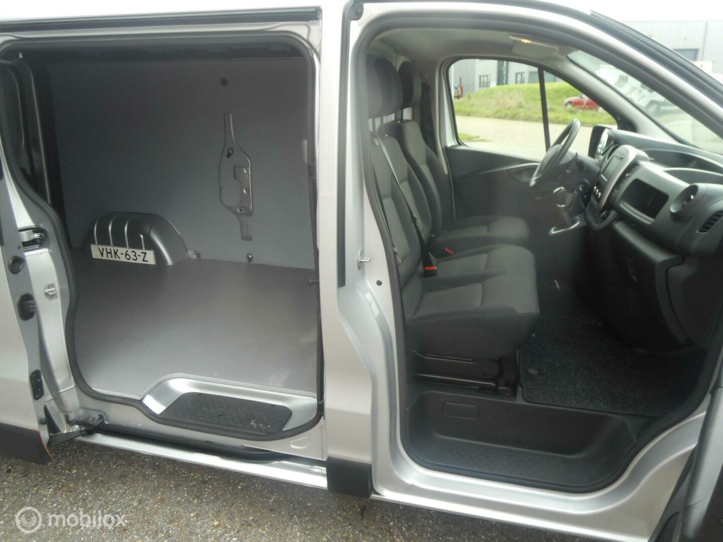 Renault-Trafic-8